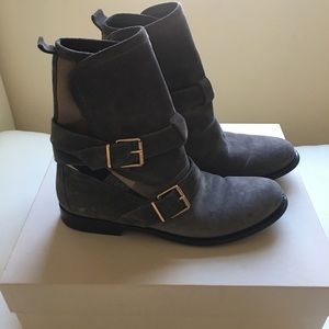 Burberry Brit flat boot